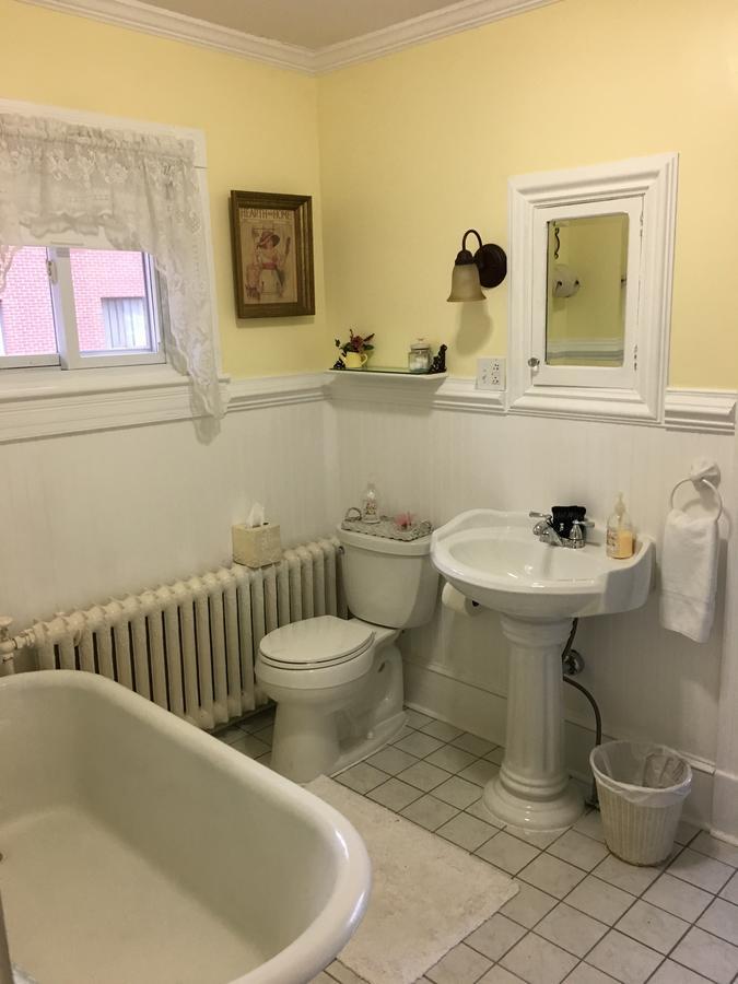 Belle Hearth Bed And Breakfast Уэйнсборо Экстерьер фото